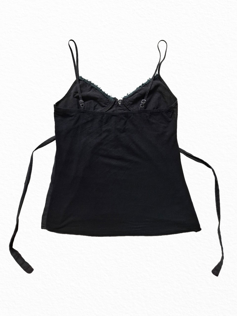 Top noir avec boutons et détails bleus