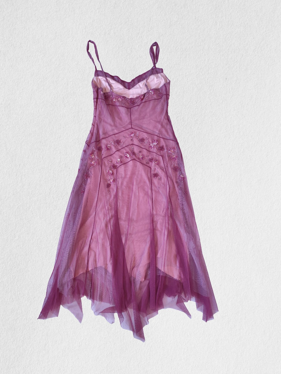Robe rose sans manches brodée
