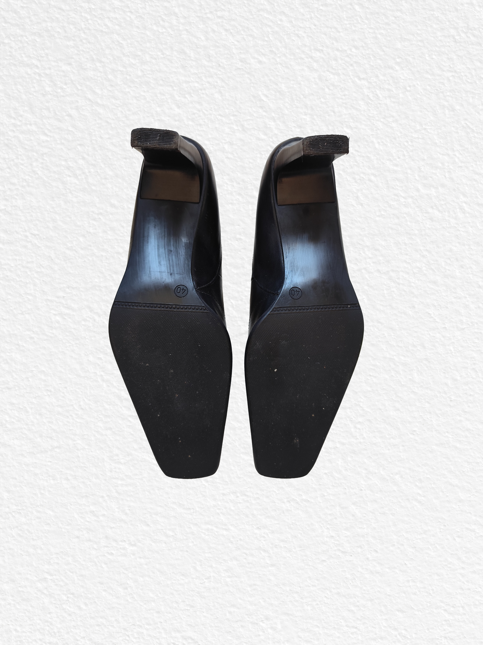 Talons en cuir noir