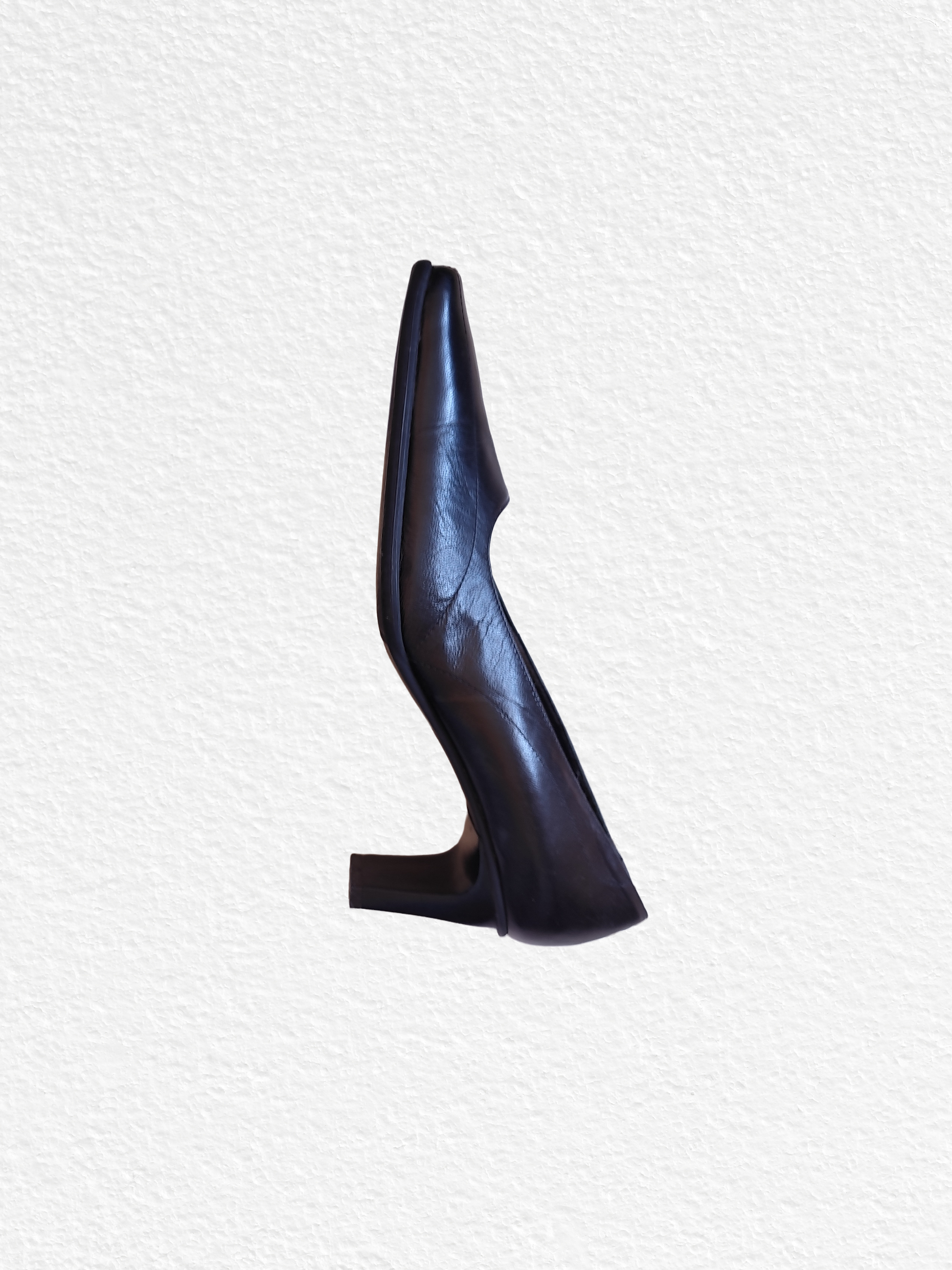 Talons en cuir noir
