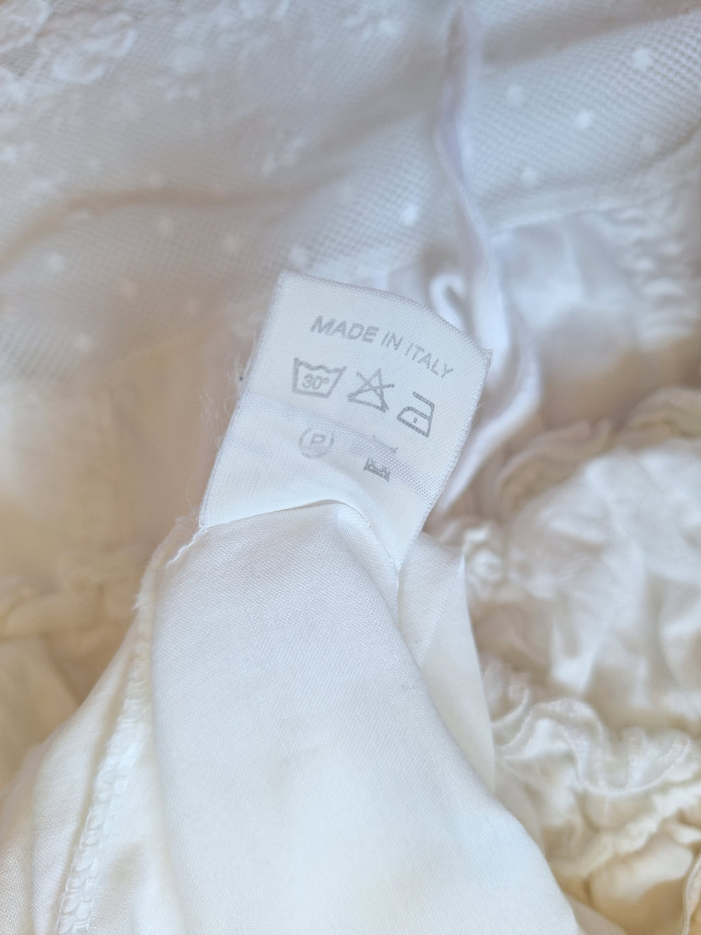 Made in Italy white embroidered cami - M