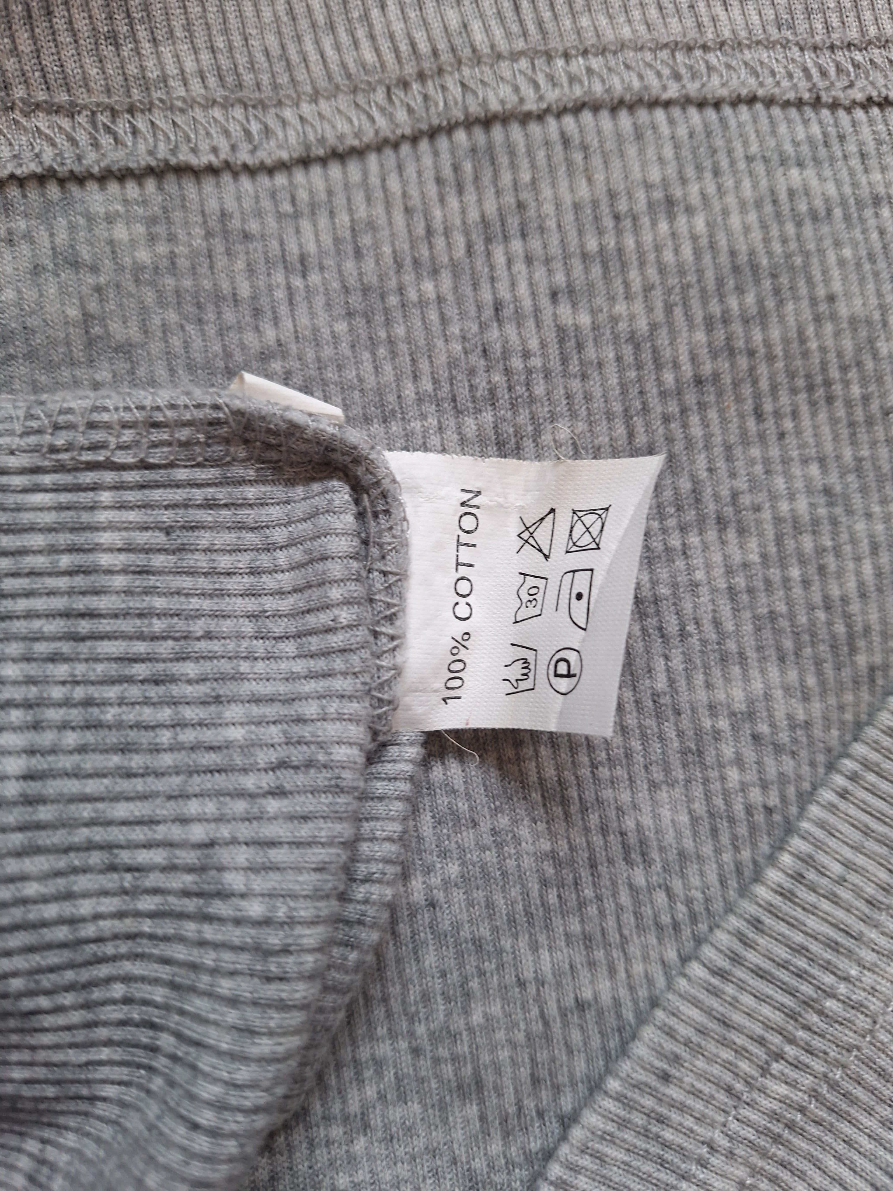 Grey rhinestone graphic tank top - M