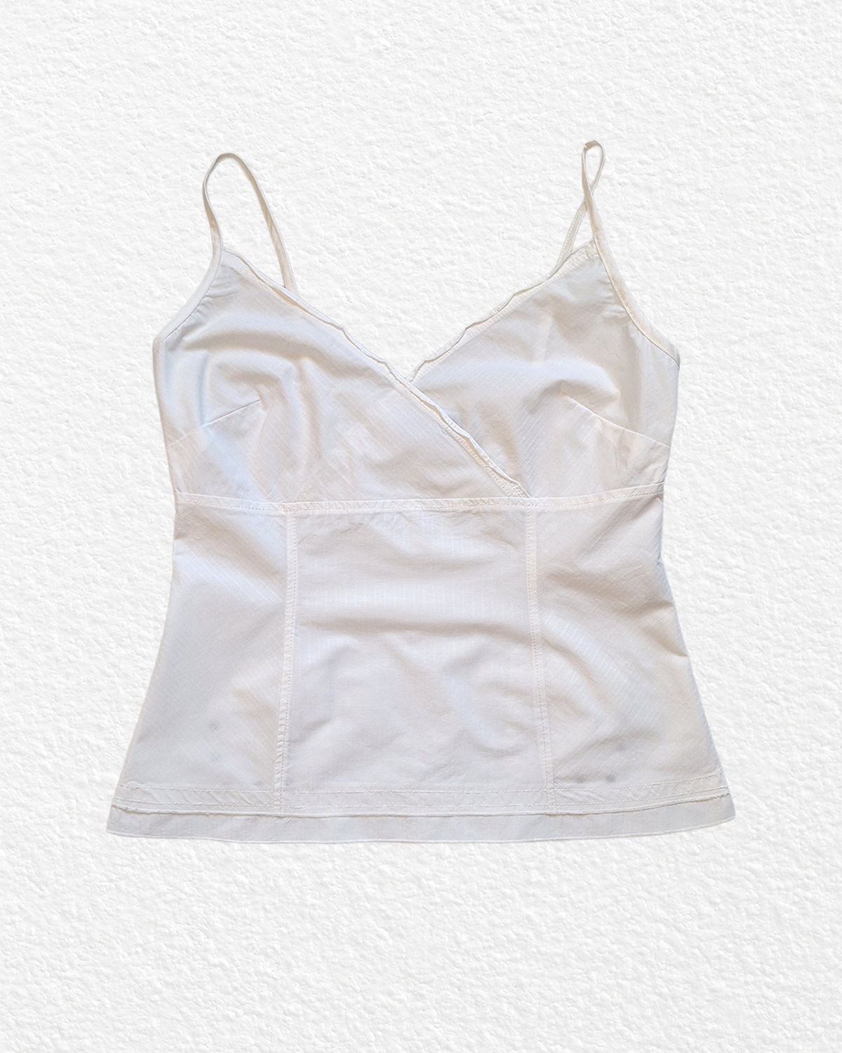White wrap cami top with back pockets - L